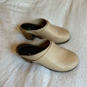 Lotta from Stockholm Buff Clogs - size 38